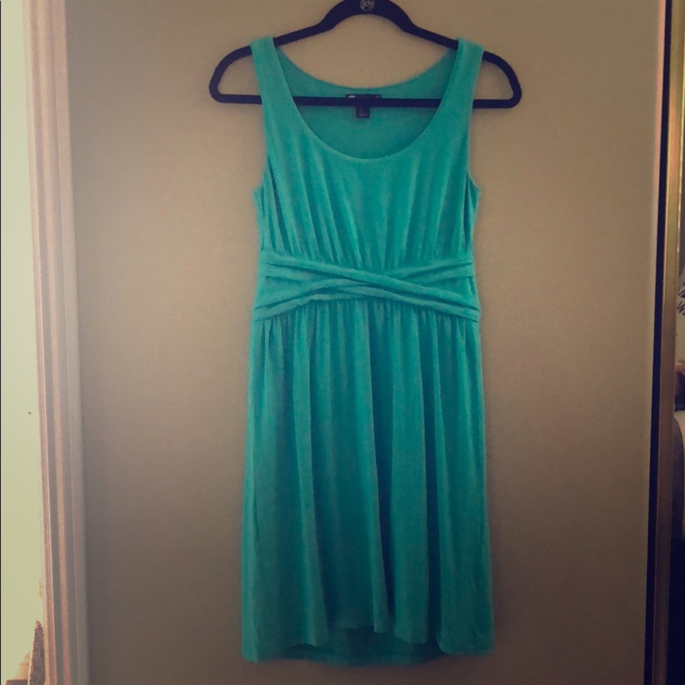 Casual yet classy teal colored mid-length dress